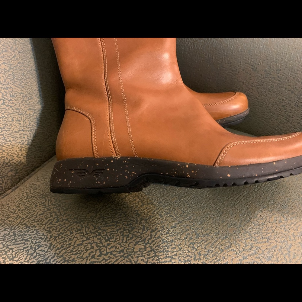 Teva leather Capistrano mid-calf boot - Picture 6 of 10